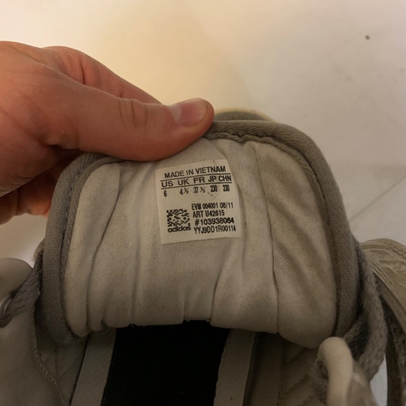 Adidas womens Hightops - Picture 4 of 4